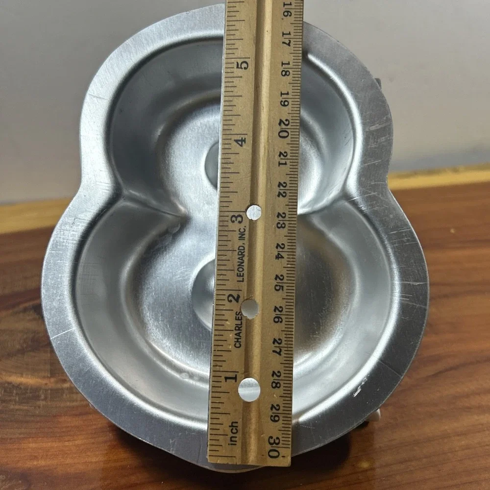 Small Number 8 Birthday Cake Pan 4x5x1 1/2